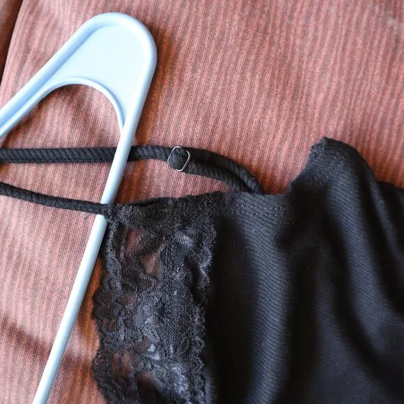 <👽 3/20$>SELF ESTEEM Black crop top laced size M - Picture 2 of 5